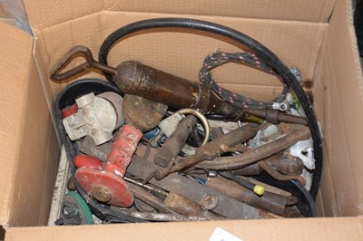 Lot 807 - Box of assorted workshop tools