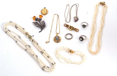 Lot 168 - A quantity of mixed jewellery to include a 9ct...