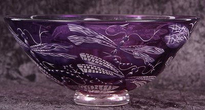 Lot 21 - A large Studio Glass bowl by Julia Linstead,...