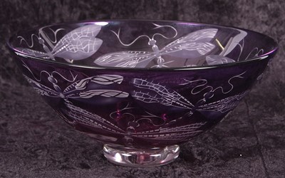 Lot 21 - A large Studio Glass bowl by Julia Linstead,...