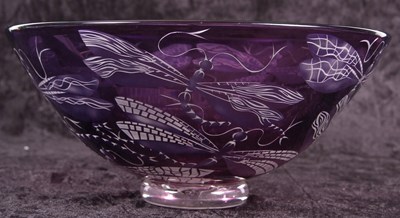 Lot 21 - A large Studio Glass bowl by Julia Linstead,...