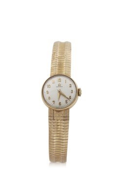 Lot 324 - A 9ct gold ladies Omega wristwatch, the watch...