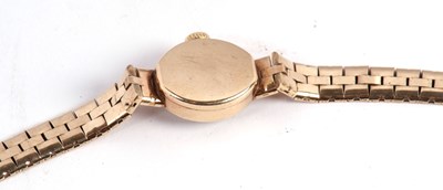 Lot 325 - A 9ct gold ladies Accurist wristwatch, the...