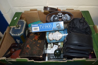 Lot 1 - Mixed Lot: Pair of binoculars, camera case,...