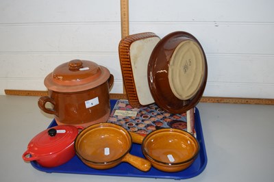 Lot 5 - Mixed Lot: Assorted kitchen wares to include...