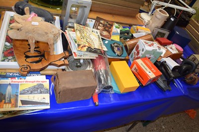 Lot 186 - Extensive quantity of kitchen items,wooden...