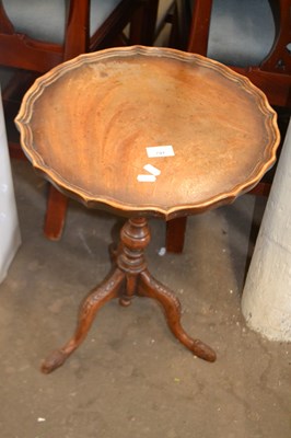 Lot 791 - Reproduction tripod table