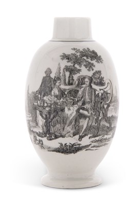 Lot 129 - A Worcester porcelain tea caddy circa 1780...
