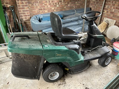 Lot 59 - Atco Rider 27H ride on lawnmower with a Briggs...