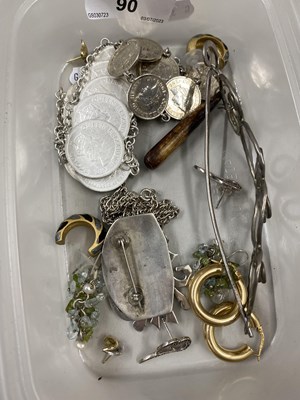 Lot 90 - Mixed Lot: Various jewellery to include a pair...