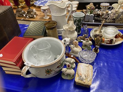 Lot 161 - Mixed Lot: Various assorted ceramics, books,...