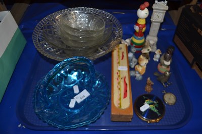 Lot 518 - A tray of various assorted ornaments, glass...