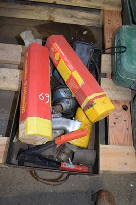 Lot 69 - Box containing quantity of various air tools etc