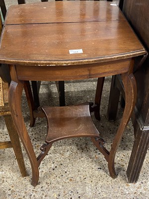 Lot 264 - Small Edwardian drop leaf table