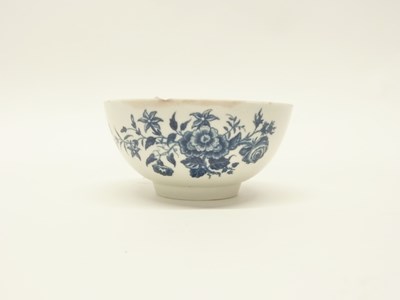 Lot 403 - Worcester porcelain slop bowl with blue...