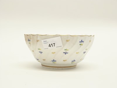 Lot 414 - A Flight Worcester porcelain bowl of wrythen...