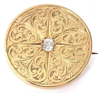 Lot 104 - An 18ct diamond brooch/pendant, the round disc...