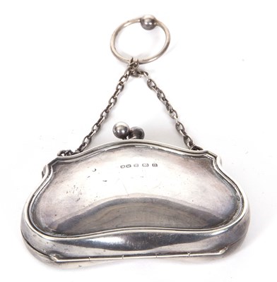 Lot 5 - An Edwardian silver finger purse of plain form...