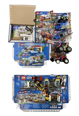 Lot 274 - A mixed lot of Lego City sets, to include: -...