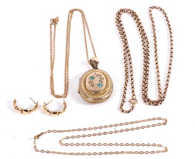 Lot 124 - A quantity of jewellery to include a chain...