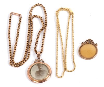 Lot 129 - A quantity of gold jewellery to include a 9ct...