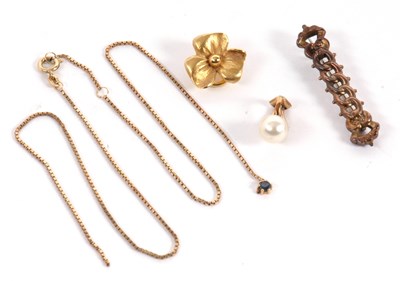 Lot 139 - A mixed lot of gold jewellery to include a 9ct...