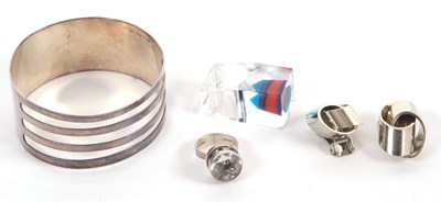 Lot 206 - A group of mid 20th century jewellery to...