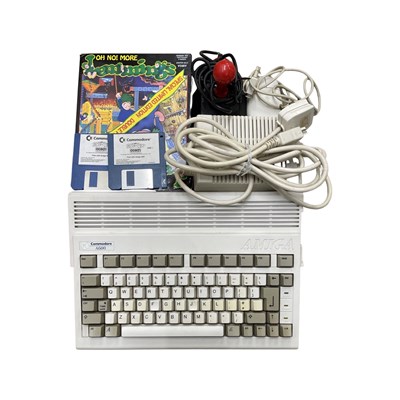 Lot 402 - A 1992 Commodore A600 Amiga console, with...